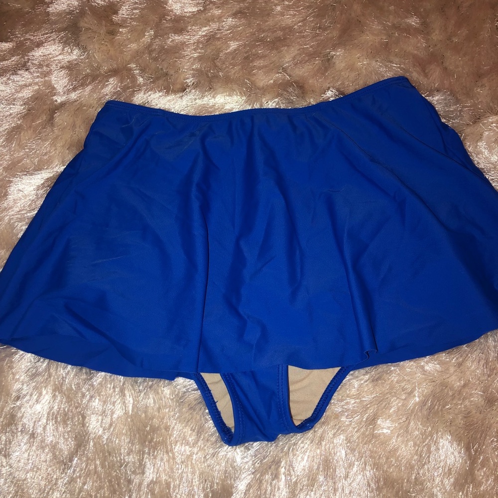 Kortni Jeane Who Wears Short Skirts Bottoms